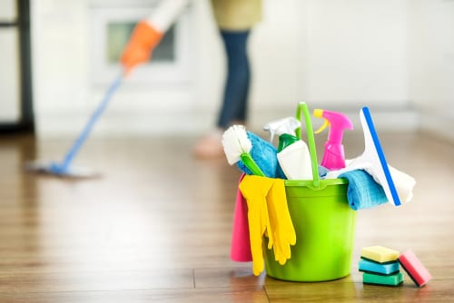 How To Decide If You Need A Professional House Cleaning Service