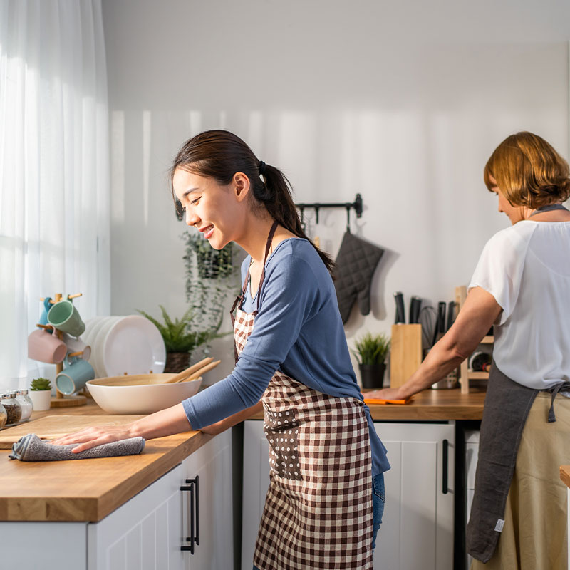 Kitchen-Cleaning